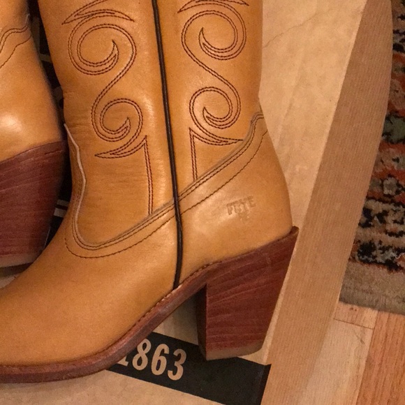 Vintage Frye Boots - Picture 2 of 5